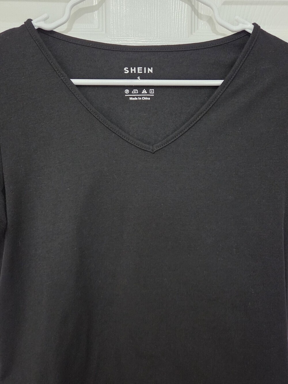 Women Solid Black V-Neck Short Sleeve Relax Fit Lightweight Tee Size Small - Picture 2 of 5
